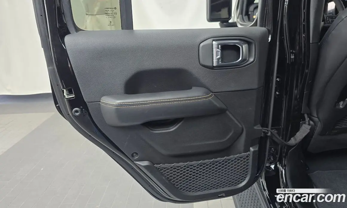 Jeep Wrangler 2024 2.0 автомат (гидро), фото 15 Jeep Wrangler 2024 2.0 автомат (гидро), фото 15