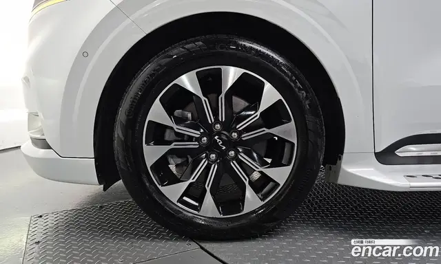 Kia Carnival 2023 3.5 автомат (гидро), миниатюра 5