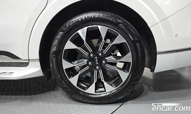 Kia Carnival 2023 3.5 автомат (гидро), миниатюра 7
