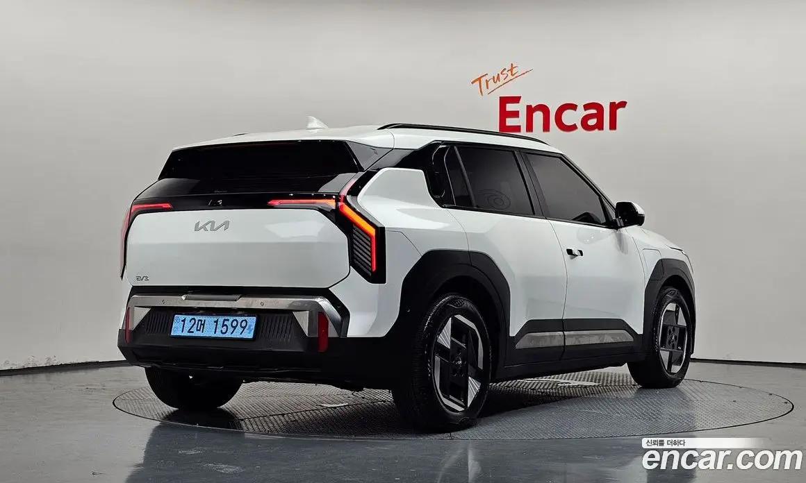 Kia EV3 2025 0.2 автомат (гидро), фото 1 Kia EV3 2025 0.2 автомат (гидро), фото 1