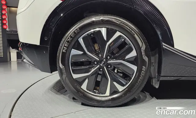 Kia EV6 2024 0.1 автомат (гидро), миниатюра 4 Kia EV6 2024 0.1 автомат (гидро), миниатюра 4