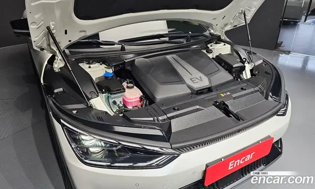 Kia EV6 2024 0.1 автомат (гидро), миниатюра 5 Kia EV6 2024 0.1 автомат (гидро), миниатюра 5