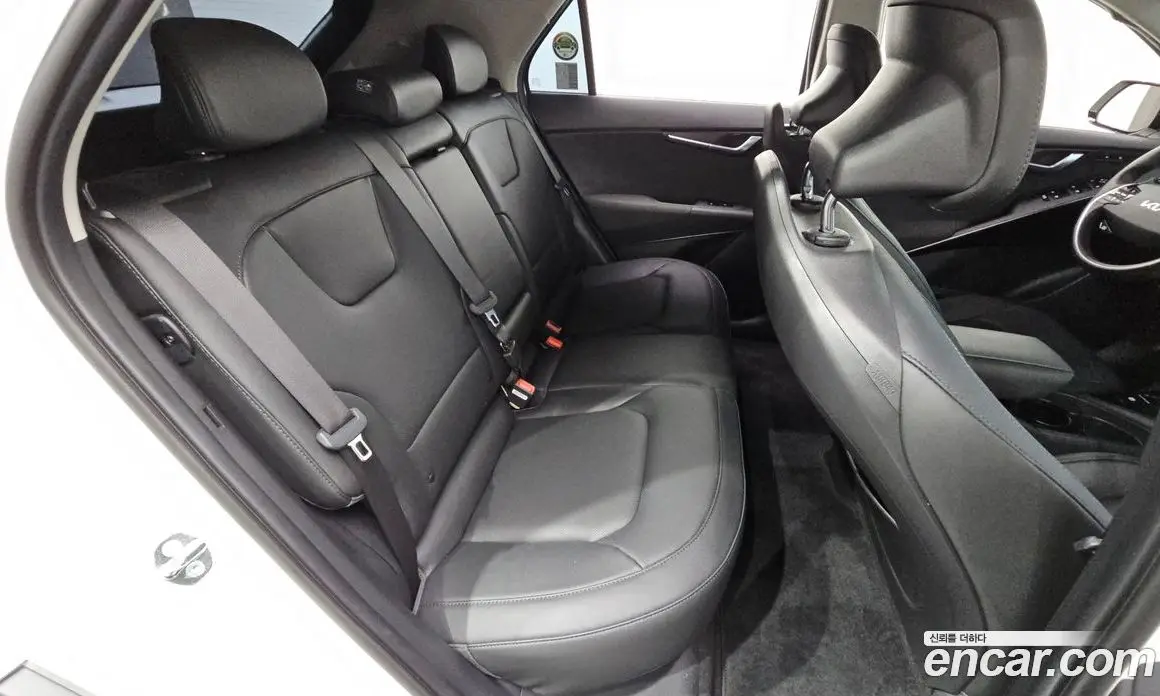 Kia Niro 2023 0.2 автомат (гидро), фото 16 Kia Niro 2023 0.2 автомат (гидро), фото 16