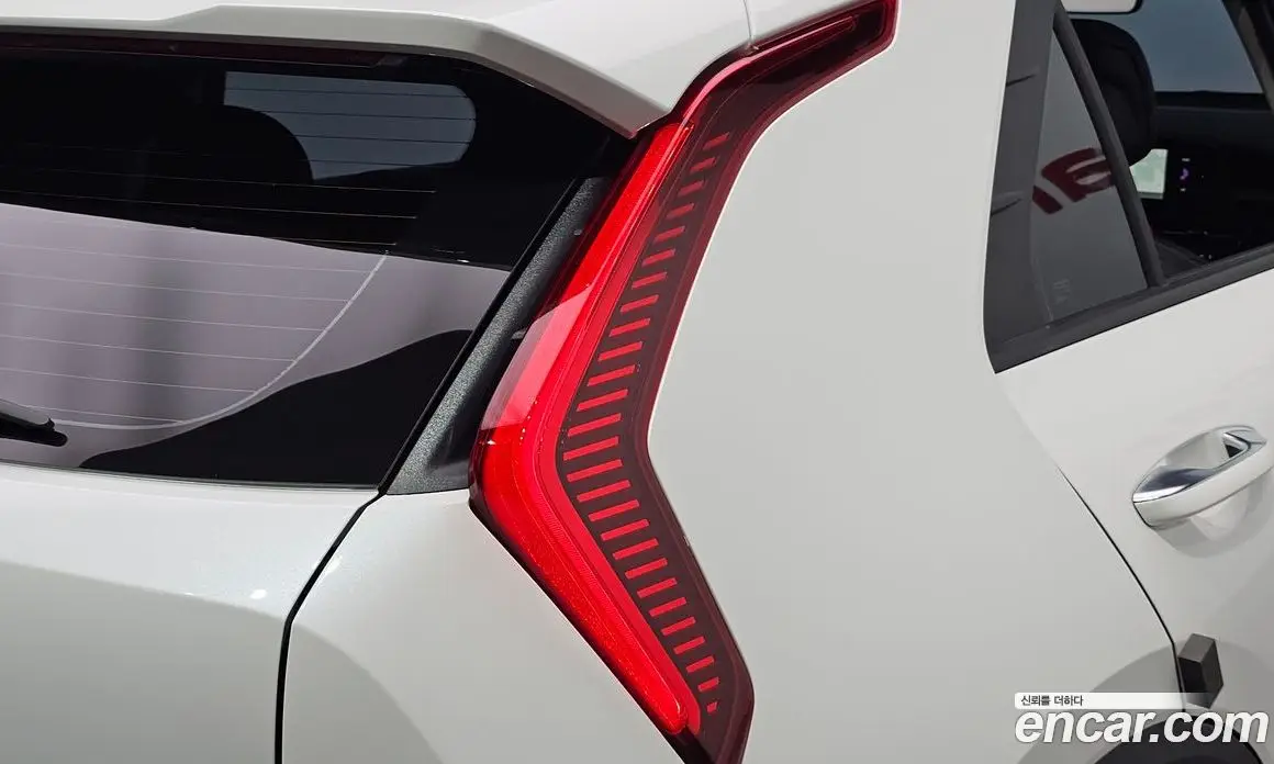 Kia Niro 2023 0.2 автомат (гидро), фото 9 Kia Niro 2023 0.2 автомат (гидро), фото 9