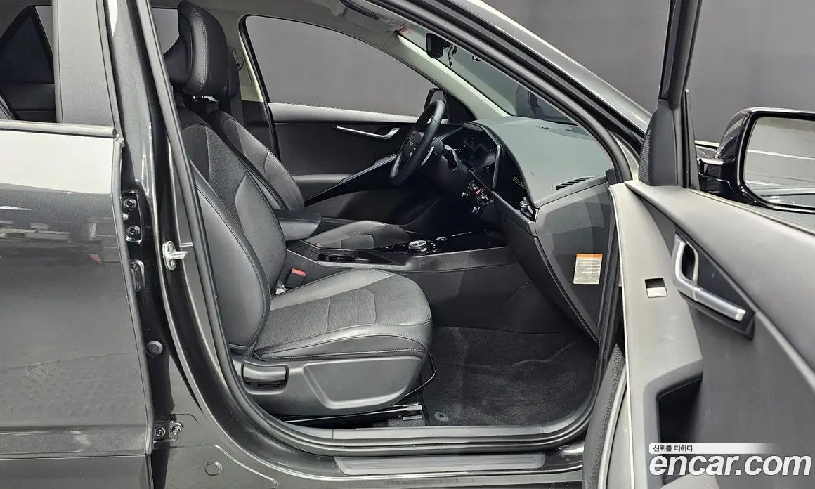 Kia Niro 2025 1.6 автомат (гидро), фото 17