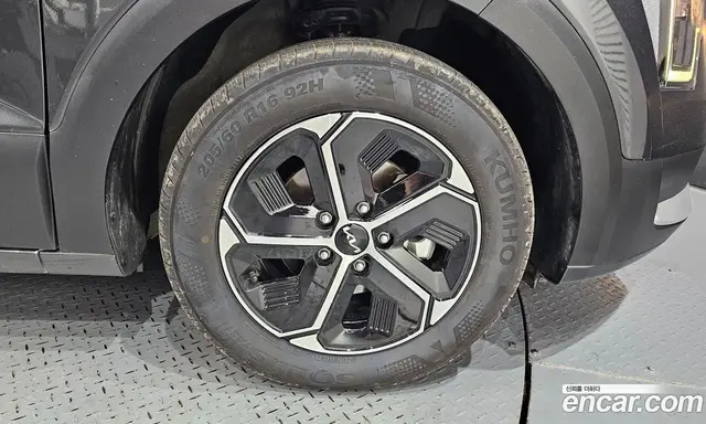 Kia Niro 2025 1.6 автомат (гидро), миниатюра 7