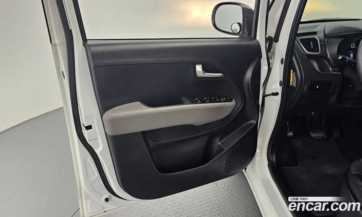 Kia Ray 2021 1.0 автомат (гидро), фото 14