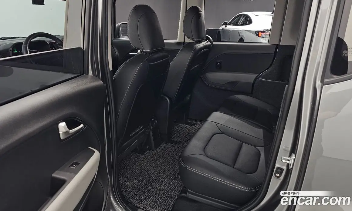 Kia Ray 2023 1.0 автомат (гидро), фото 12