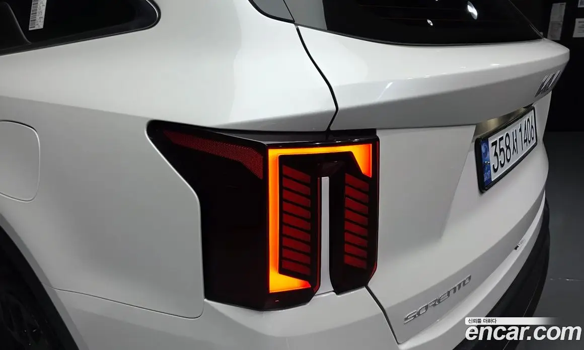 Kia Sorento 2023 1.6 автомат (гидро), фото 9 Kia Sorento 2023 1.6 автомат (гидро), фото 9