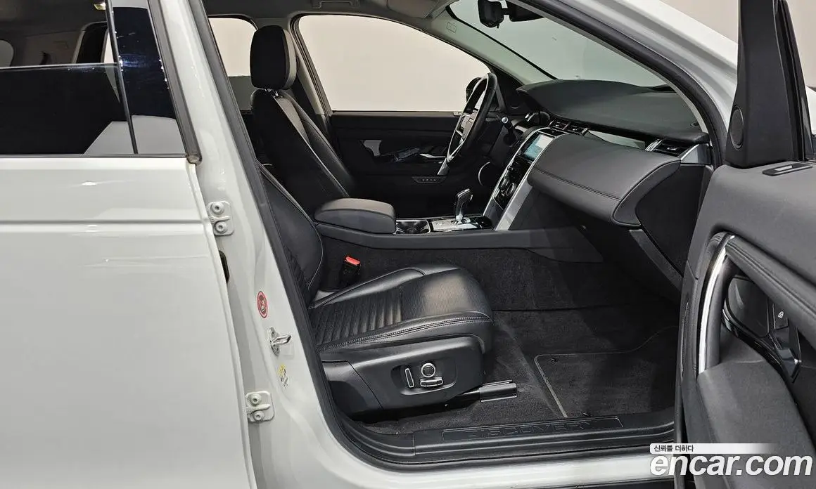 Land Rover Discovery Sport 2022 2.0 автомат (гидро), фото 16