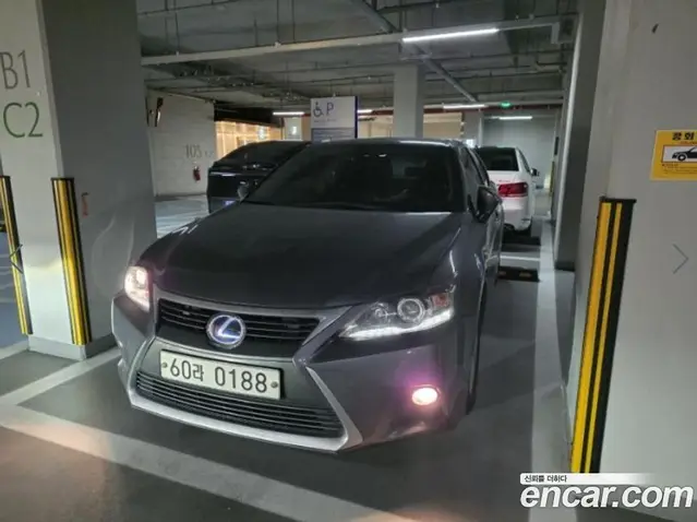 Lexus CT200h 2015 1.8 автомат (гидро), миниатюра 3