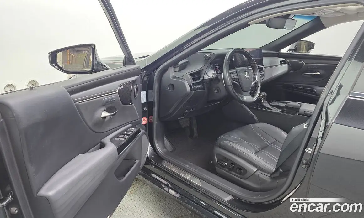 Lexus ES 2022 2.5 автомат (гидро), фото 13 Lexus ES 2022 2.5 автомат (гидро), фото 13