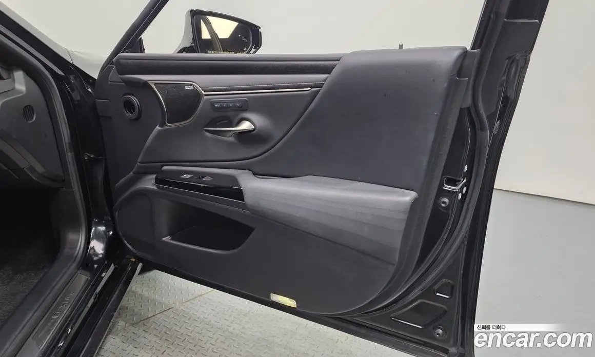 Lexus ES 2022 2.5 автомат (гидро), фото 14 Lexus ES 2022 2.5 автомат (гидро), фото 14