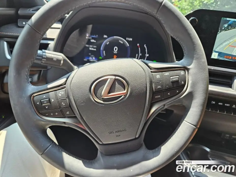 Lexus UX 2025 2.0 автомат (гидро), фото 14