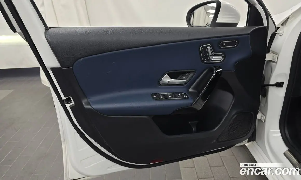 Mercedes-Benz A-Class 2019 2.0 автомат (гидро), фото 14