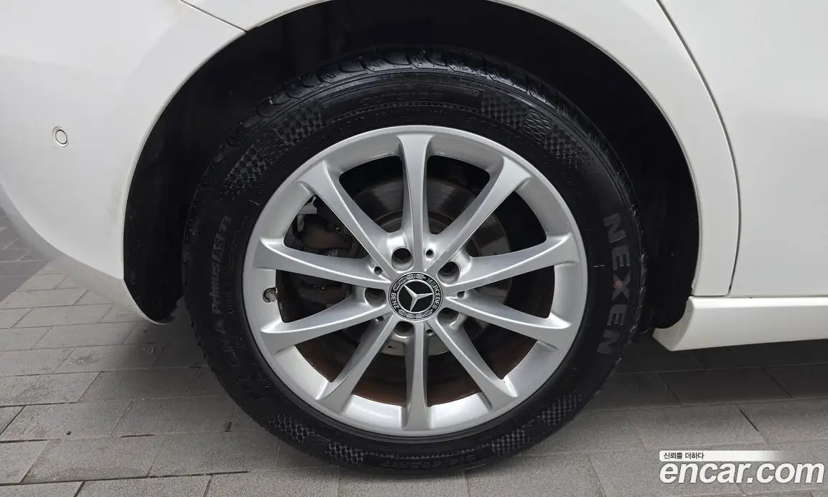Mercedes-Benz A-Class 2019 2.0 автомат (гидро), фото 5
