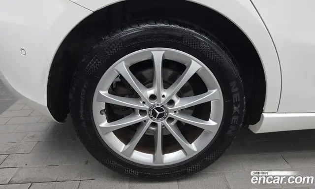 Mercedes-Benz A-Class 2019 2.0 автомат (гидро), миниатюра 5