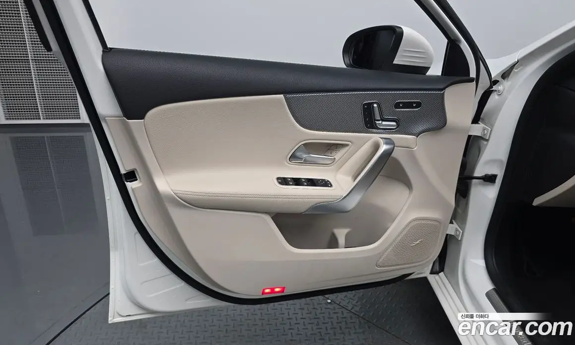 Mercedes-Benz A-Class 2021 2.0 автомат (гидро), фото 14 Mercedes-Benz A-Class 2021 2.0 автомат (гидро), фото 14