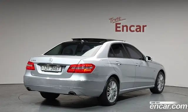 Mercedes-Benz E-Class 2012 3.5 автомат (гидро), миниатюра 2