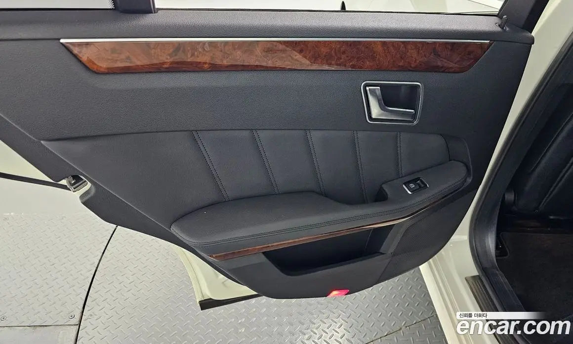 Mercedes-Benz E-Class 2012 3.5 автомат (гидро), фото 15