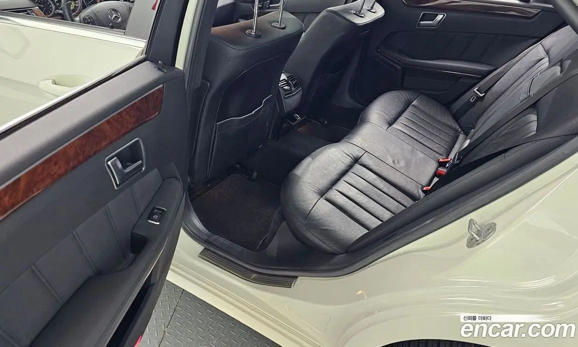 Mercedes-Benz E-Class 2012 3.5 автомат (гидро), фото 17