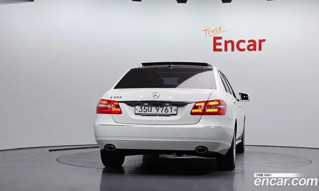 Mercedes-Benz E-Class 2012 3.5 автомат (гидро), миниатюра 4