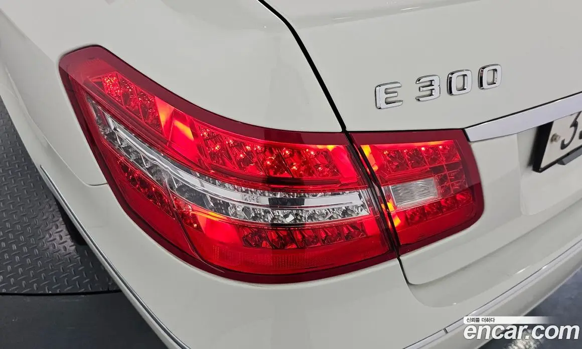Mercedes-Benz E-Class 2012 3.5 автомат (гидро), фото 9