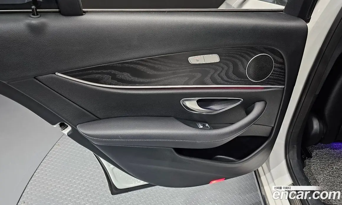 Mercedes-Benz E-Class 2018 2.0 автомат (гидро), фото 15