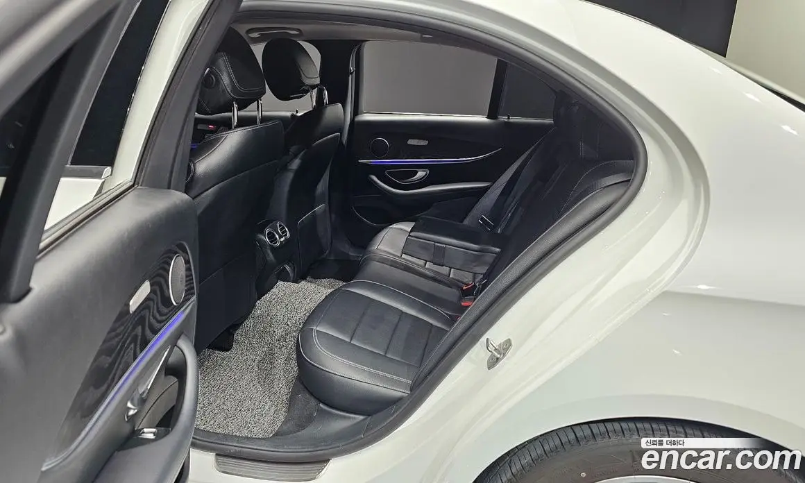 Mercedes-Benz E-Class 2018 2.0 автомат (гидро), фото 18