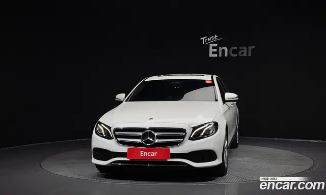 Mercedes-Benz E-Class 2018 2.0 автомат (гидро), миниатюра 3