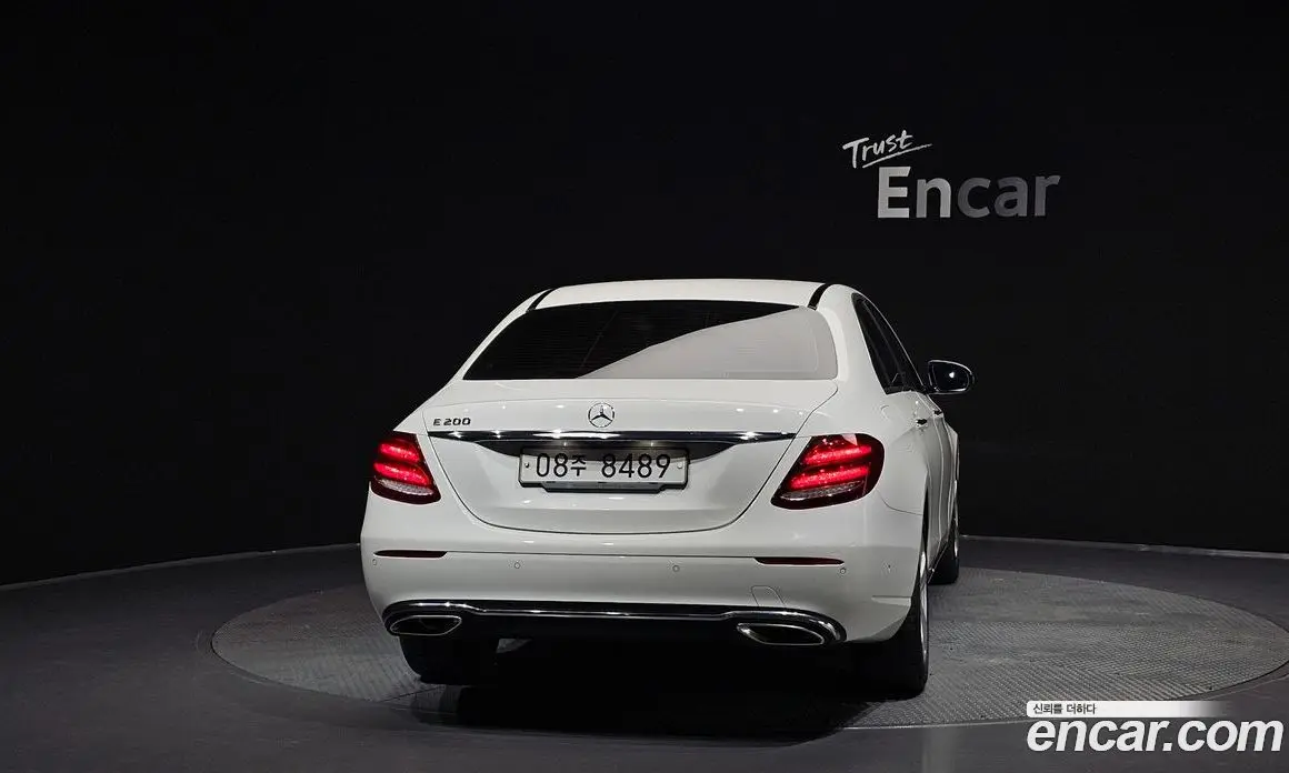 Mercedes-Benz E-Class 2018 2.0 автомат (гидро), фото 4