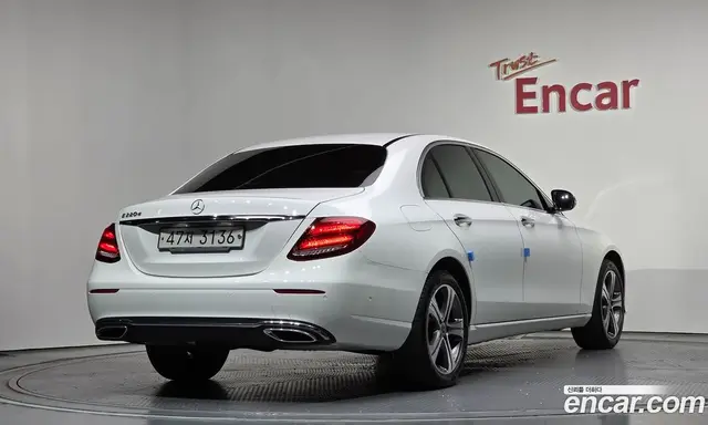 Mercedes-Benz E-Class 2019 1.9 автомат (гидро), миниатюра 2