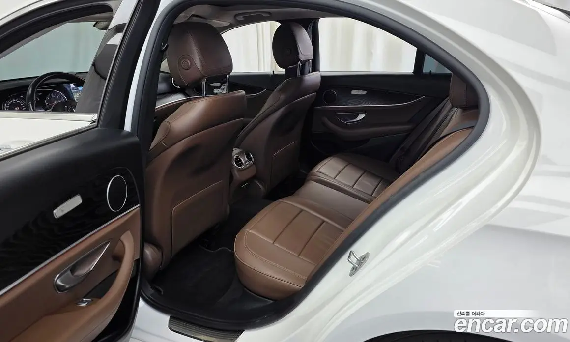 Mercedes-Benz E-Class 2019 1.9 автомат (гидро), фото 16