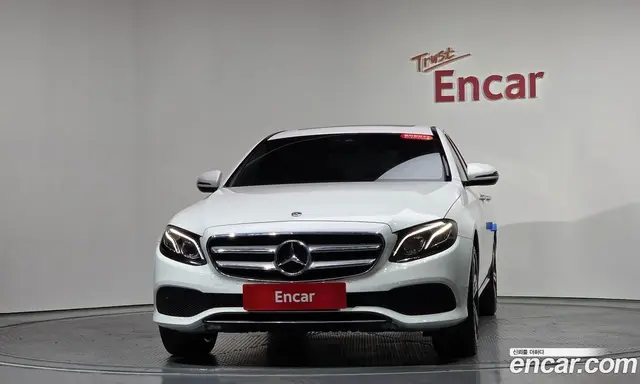 Mercedes-Benz E-Class 2019 1.9 автомат (гидро), миниатюра 3