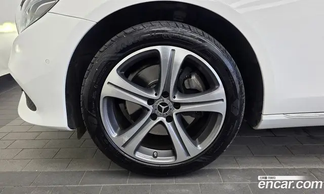 Mercedes-Benz E-Class 2019 1.9 автомат (гидро), миниатюра 5