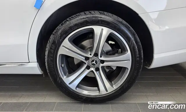 Mercedes-Benz E-Class 2019 1.9 автомат (гидро), миниатюра 7