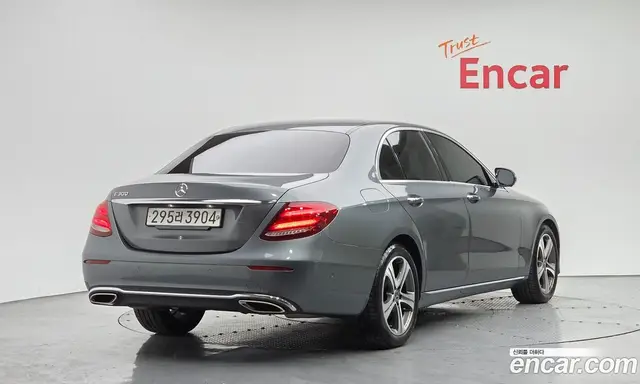 Mercedes-Benz E-Class 2020 2.0 автомат (гидро), миниатюра 2