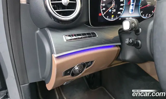 Mercedes-Benz E-Class 2020 2.0 автомат (гидро), миниатюра 12