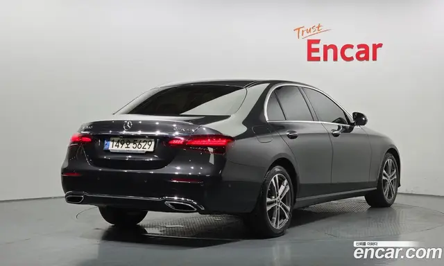Mercedes-Benz E-Class 2021 2.0 автомат (гидро), миниатюра 2