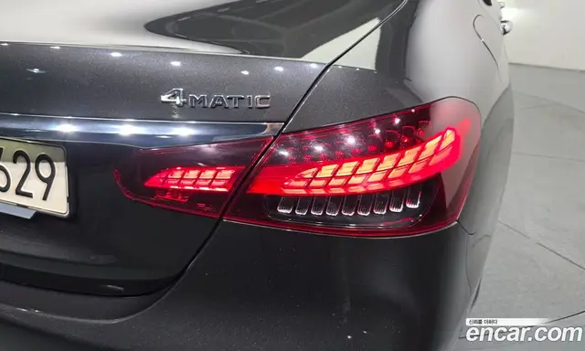 Mercedes-Benz E-Class 2021 2.0 автомат (гидро), миниатюра 9