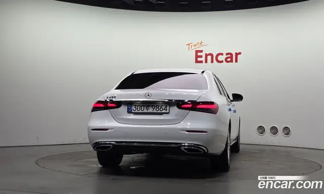 Mercedes-Benz E-Class 2022 2.0 автомат (гидро), миниатюра 4 Mercedes-Benz E-Class 2022 2.0 автомат (гидро), миниатюра 4