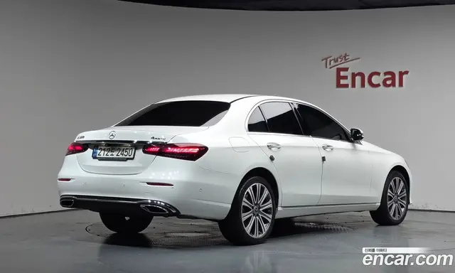 Mercedes-Benz E-Class, 2022, 75 400 км