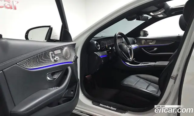 Mercedes-Benz E-Class 2022 2.0 автомат (гидро), миниатюра 12