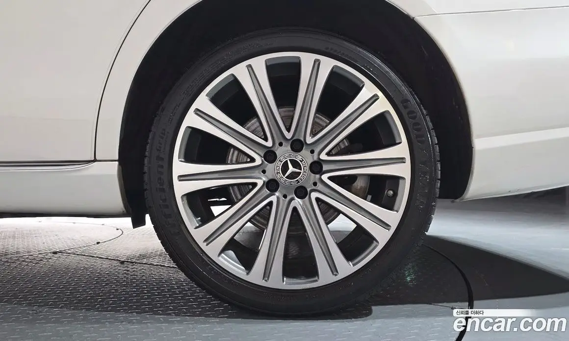 Mercedes-Benz E-Class 2022 2.0 автомат (гидро), фото 6 Mercedes-Benz E-Class 2022 2.0 автомат (гидро), фото 6