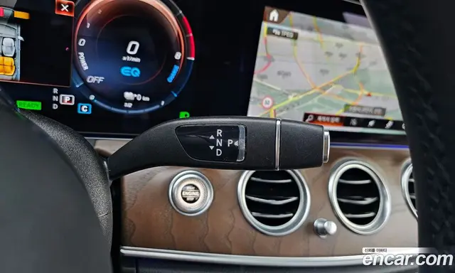 Mercedes-Benz E-Class 2023 2.0 автомат (гидро), миниатюра 12
