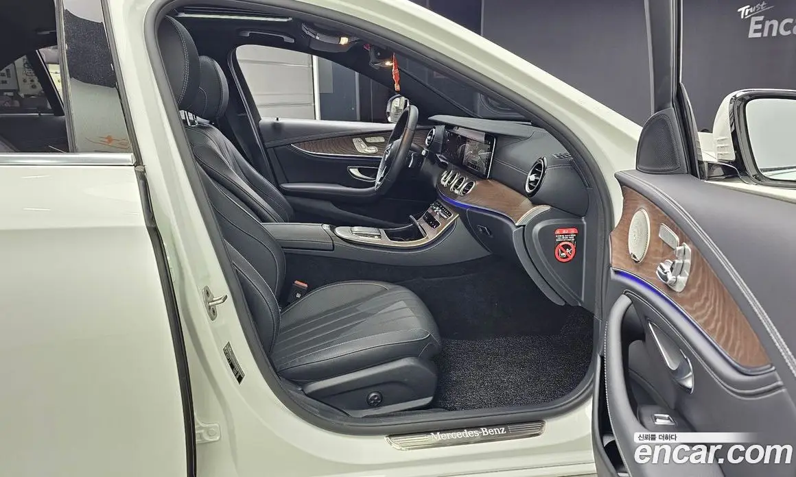 Mercedes-Benz E-Class 2023 2.0 автомат (гидро), фото 17