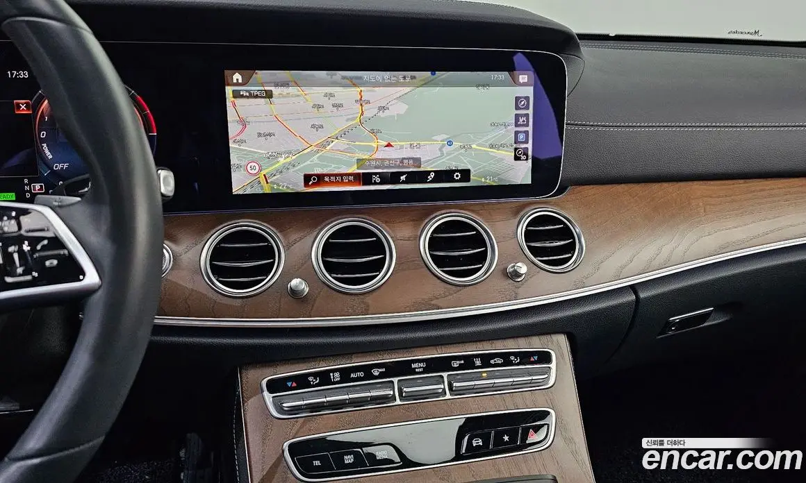 Mercedes-Benz E-Class 2023 2.0 автомат (гидро), фото 20