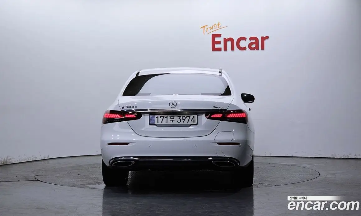 Mercedes-Benz E-Class 2023 2.0 автомат (гидро), фото 4