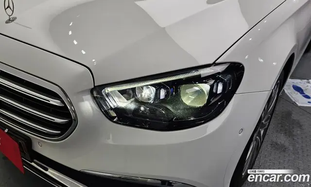 Mercedes-Benz E-Class 2023 2.0 автомат (гидро), миниатюра 8