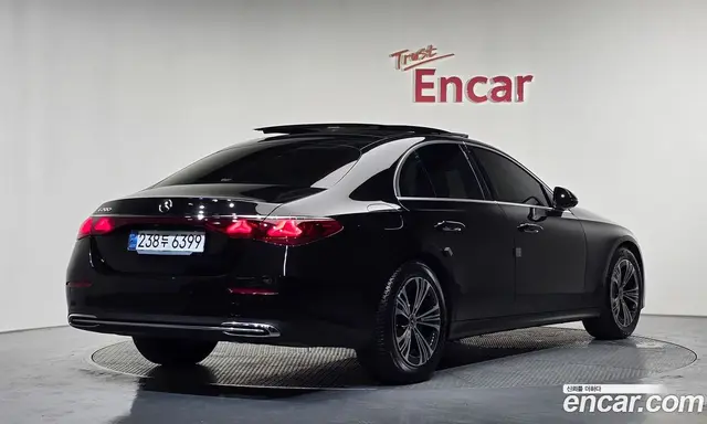 Mercedes-Benz E-Class 2024 2.0 автомат (гидро), миниатюра 2